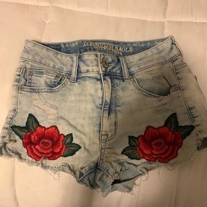 Super cute American Eagle rose shorts